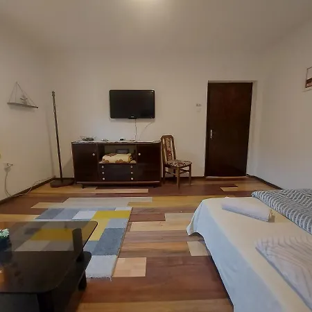 Pandora'S Place-3
